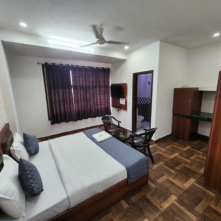 Hotel Aerotech Suite New Delhi Buitenkant foto