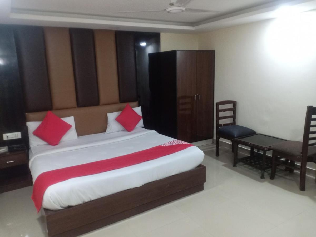 Hotel Aerotech Suite New Delhi Buitenkant foto