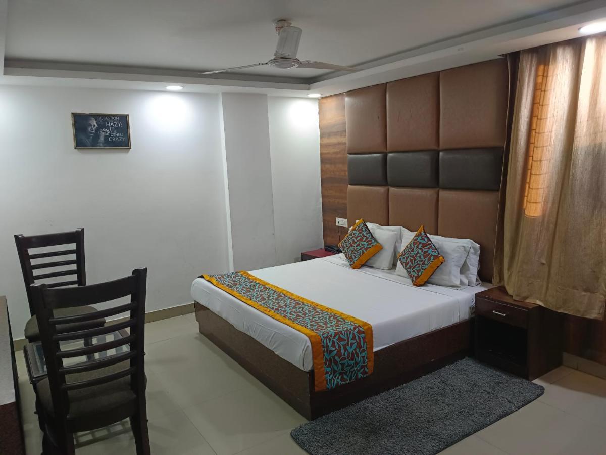 Hotel Aerotech Suite New Delhi Buitenkant foto