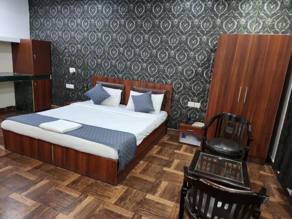 Hotel Aerotech Suite New Delhi Buitenkant foto
