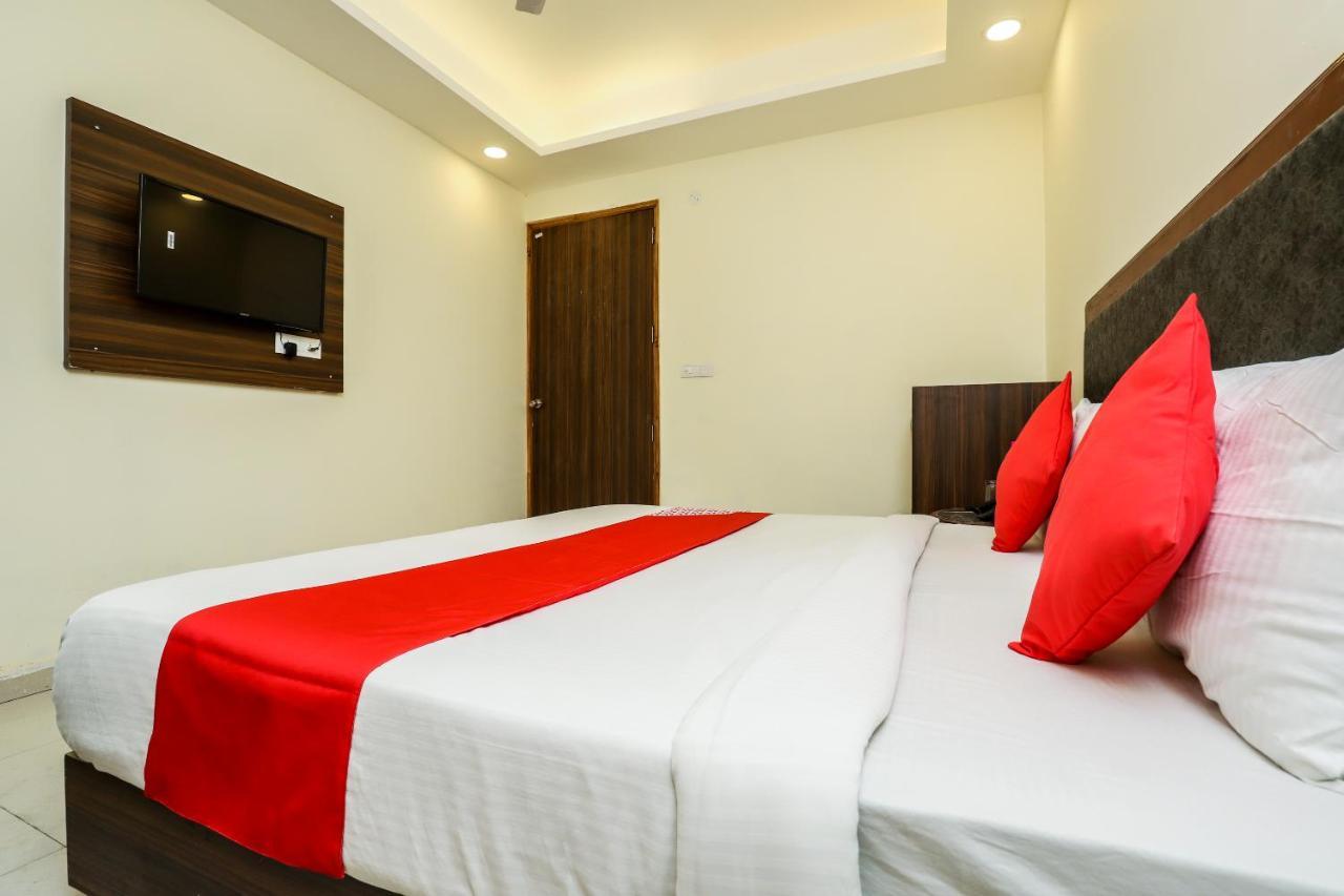 Hotel Aerotech Suite New Delhi Buitenkant foto