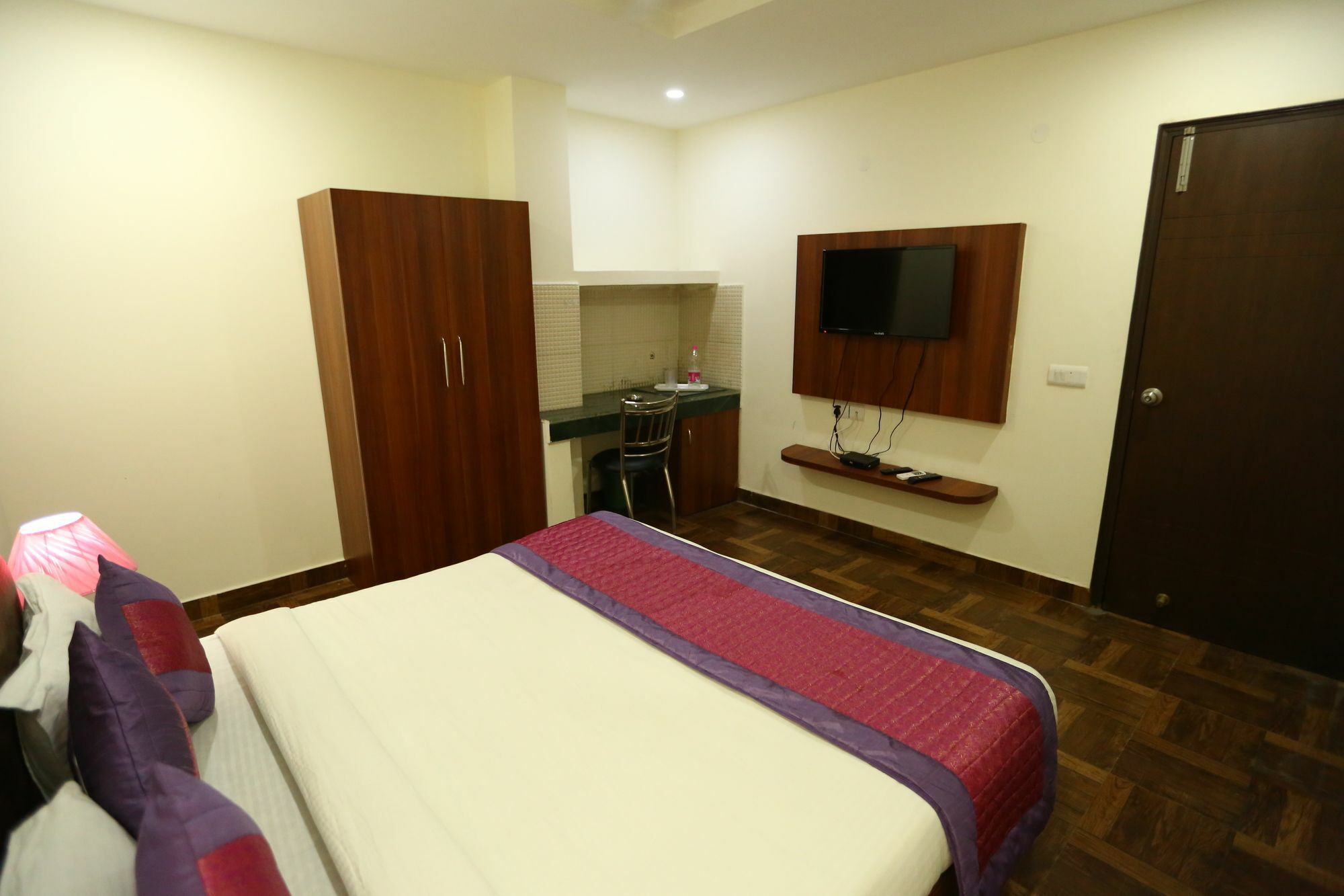 Hotel Aerotech Suite New Delhi Buitenkant foto